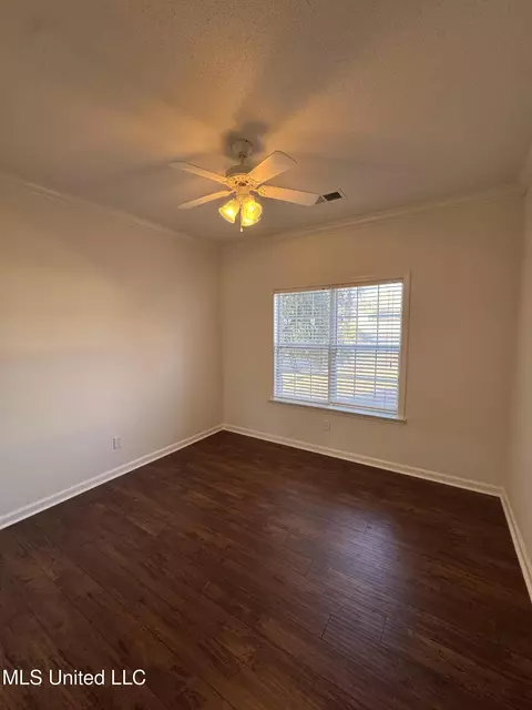 Bedroom - 187 Cross Creek Dr, Hernando, MS 38632 photo 2 of 3