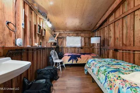 Bedroom - 9277 Riverlodge Dr, Moss Point, MS 39562 photo 2 of 4