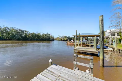 View/Area - 9277 Riverlodge Dr, Moss Point, MS 39562 photo 2 of 7