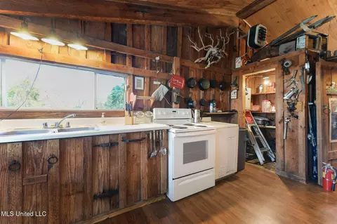 Kitchen - 9277 Riverlodge Dr, Moss Point, MS 39562 photo 1 of 1