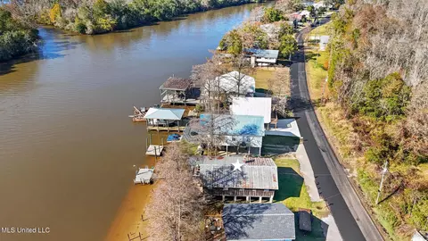 View/Area - 9277 Riverlodge Dr, Moss Point, MS 39562 photo 7 of 7
