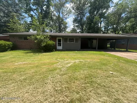 3323 Longwood Dr, Jackson, MS 39212