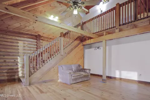 Living - 17542 Jones Ln, Saucier, MS 39574 photo 2 of 3