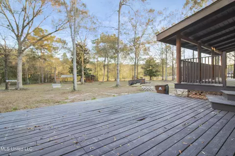 Exterior - 17542 Jones Ln, Saucier, MS 39574 photo 6 of 9