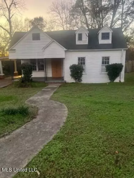 305 N Pearl St, Carthage, MS 39051