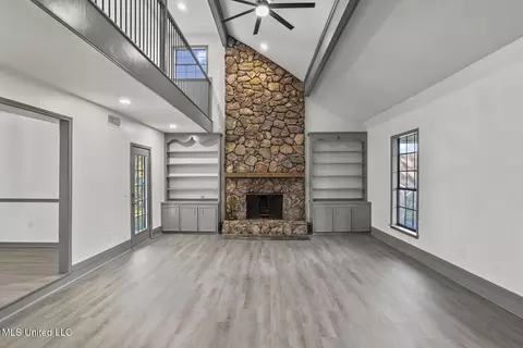 Living - 210 Haddon Cir, Brandon, MS 39047 photo 1 of 4