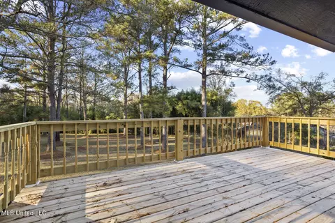 Exterior - 210 Haddon Cir, Brandon, MS 39047 photo 3 of 6