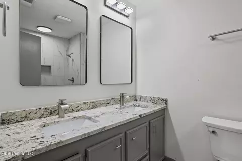 Bath - 210 Haddon Cir, Brandon, MS 39047 photo 5 of 5