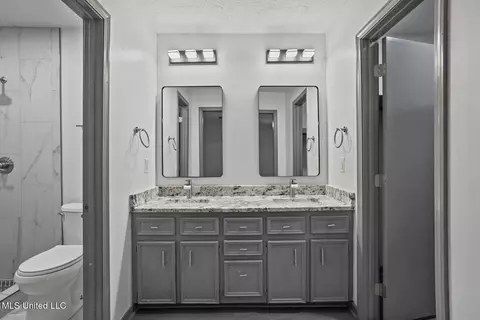 Bath - 210 Haddon Cir, Brandon, MS 39047 photo 1 of 5