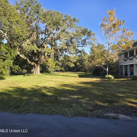 713 Farnsworth Ave, Pascagoula, MS 39567