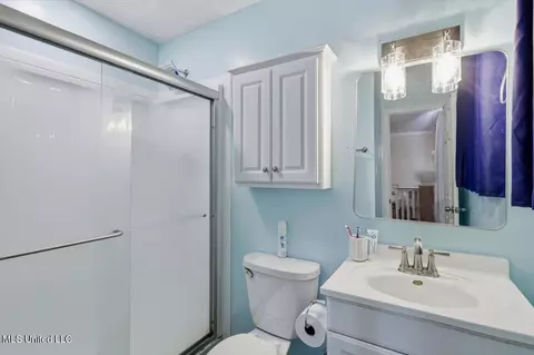 Bath - 501 Pine Ridge Rd, Florence, MS 39073 photo 1 of 2