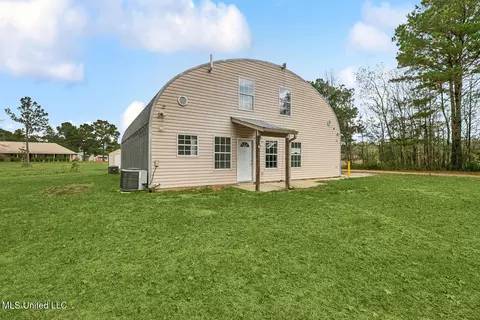 11 Wanna Be Ln, Picayune, MS 39466