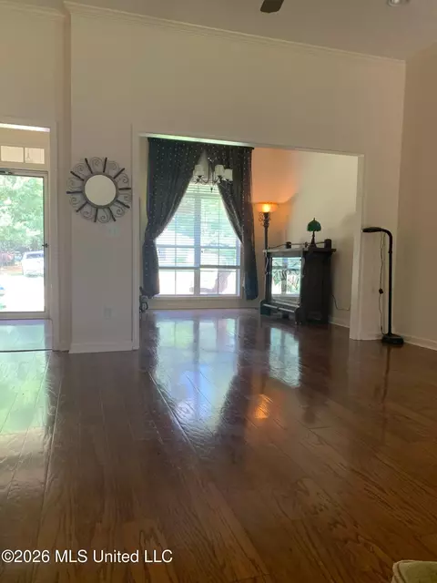Living - 311 Longleaf Dr, Flowood, MS 39232 photo 3 of 3