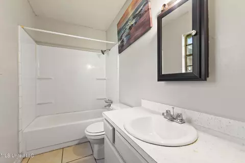 Bath - 3825 Jeffery Rd, Moss Point, MS 39562 photo 1 of 2