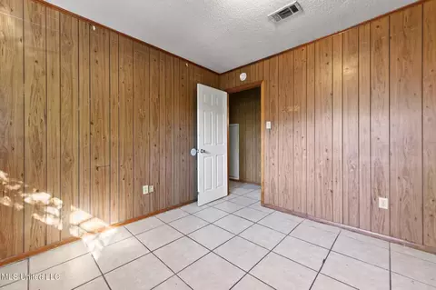 Bedroom - 3825 Jeffery Rd, Moss Point, MS 39562 photo 4 of 4