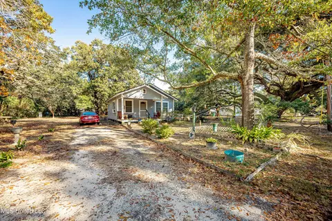 216 23rd St, Gulfport, MS 39507