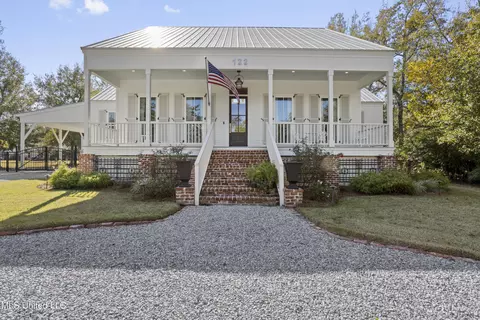 122 Felicity St, Bay Saint Louis, MS 39520