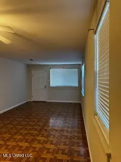 Living - 322 Main St, Biloxi, MS 39530 photo 1 of 2