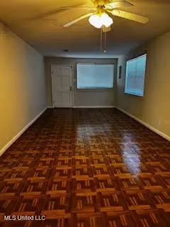Living - 322 Main St, Biloxi, MS 39530 photo 2 of 2