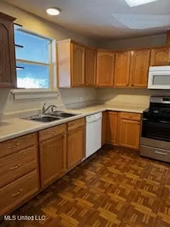 Kitchen - 322 Main St, Biloxi, MS 39530 photo 1 of 2