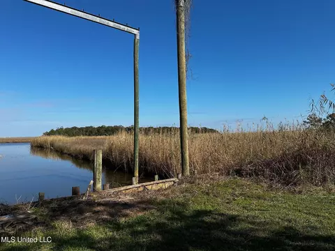 Milstead Road, Gautier, MS 39553