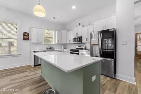 Kitchen - 3856 Camborne Ln, Hernando, MS 38632 photo 1 of 3