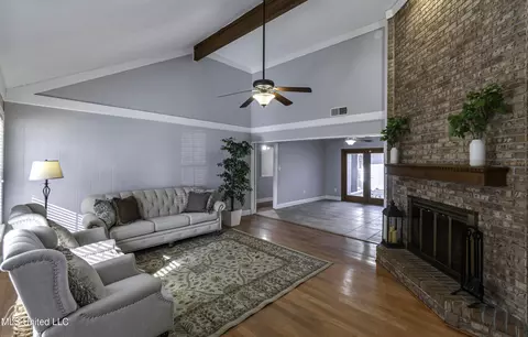 Living - 126 Plum Tree Rd, Brandon, MS 39047 photo 2 of 7