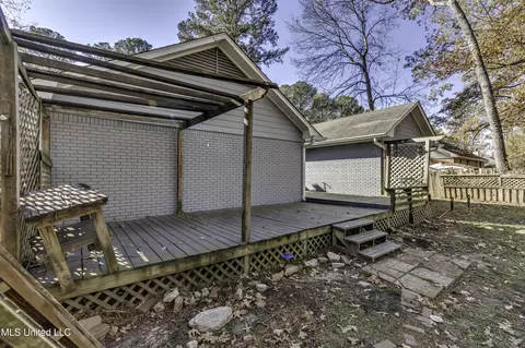Exterior - 126 Plum Tree Rd, Brandon, MS 39047 photo 10 of 14