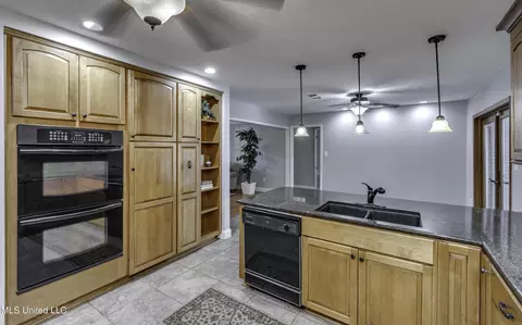 Kitchen - 126 Plum Tree Rd, Brandon, MS 39047 photo 5 of 9