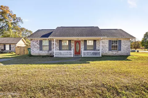 7039 Skylar Blvd, Kiln, MS 39556