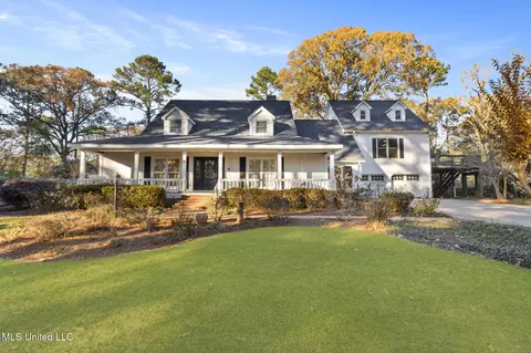 36 Shady Ln, Hattiesburg, MS 39402