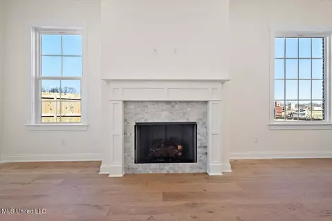Living - 763 W Quitman Ct, Nesbit, MS 38651 photo 3 of 3