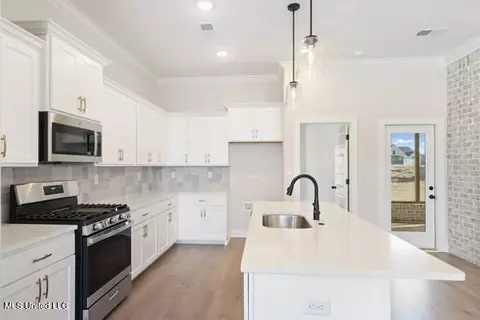 Kitchen - 2984 Eden Ln, Nesbit, MS 38651 photo 1 of 1