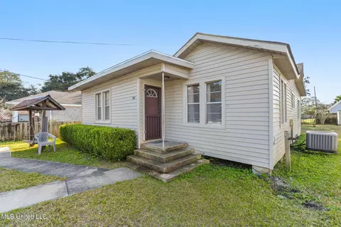 106 Dearman Ave, Long Beach, MS 39560