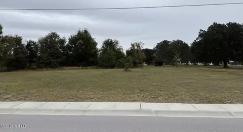 178 Pine St, Biloxi, MS 39530 photo 1