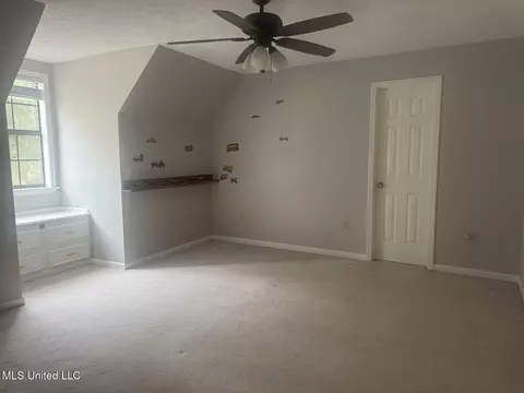 Bedroom - 7 Rolling Hill Rd, Vicksburg, MS 39183 photo 1 of 3