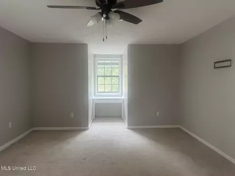Bedroom - 7 Rolling Hill Rd, Vicksburg, MS 39183 photo 3 of 3