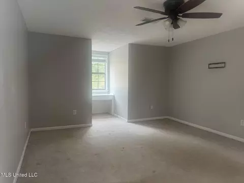 Bedroom - 7 Rolling Hill Rd, Vicksburg, MS 39183 photo 2 of 3
