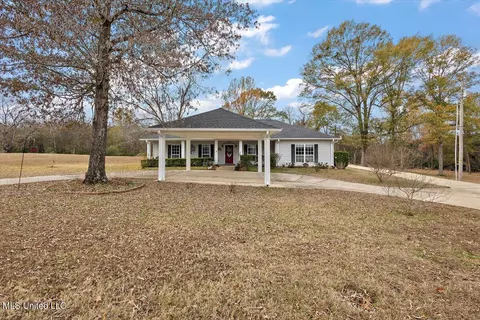 512 Stokes Rd, Ridgeland, MS 39157