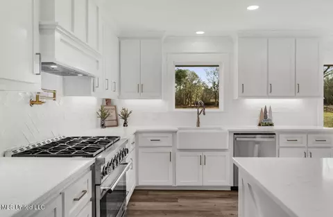 Kitchen - 125 Barr Hill Dr # -B, Magee, MS 39111 photo 1 of 9