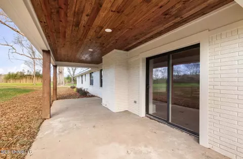 Exterior - 125 Barr Hill Dr # -B, Magee, MS 39111 photo 4 of 14