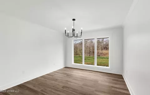 Dining - 125 Barr Hill Dr # -B, Magee, MS 39111 photo 2 of 2