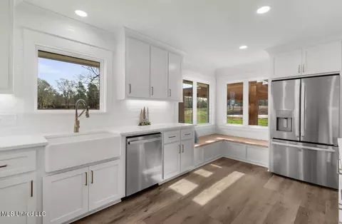 Kitchen - 125 Barr Hill Dr # -B, Magee, MS 39111 photo 5 of 9