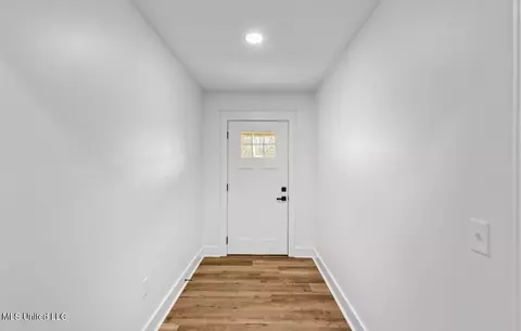 Entry Way - 125 Barr Hill Dr # -B, Magee, MS 39111 photo 9 of 9