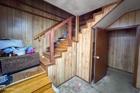 Entry Way - 452 Bell Rd, Coldwater, MS 38618 photo 2 of 3