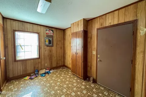 Entry Way - 452 Bell Rd, Coldwater, MS 38618 photo 1 of 3