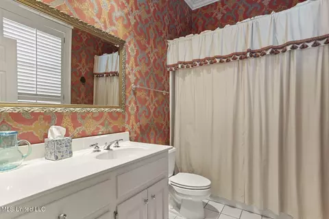Bath - 450 Saint Andrews Dr, Jackson, MS 39211 photo 5 of 6