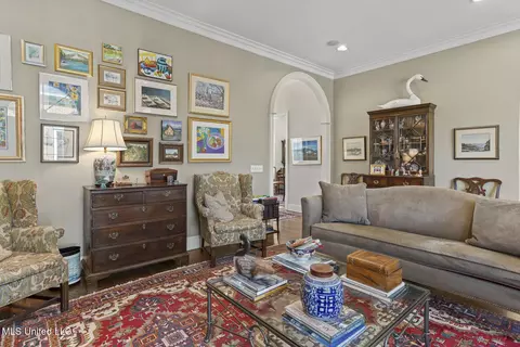 Living - 450 Saint Andrews Dr, Jackson, MS 39211 photo 4 of 4