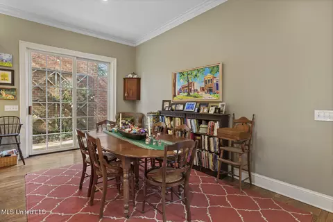 Dining - 450 Saint Andrews Dr, Jackson, MS 39211 photo 3 of 3