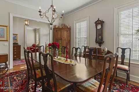 Dining - 450 Saint Andrews Dr, Jackson, MS 39211 photo 2 of 3